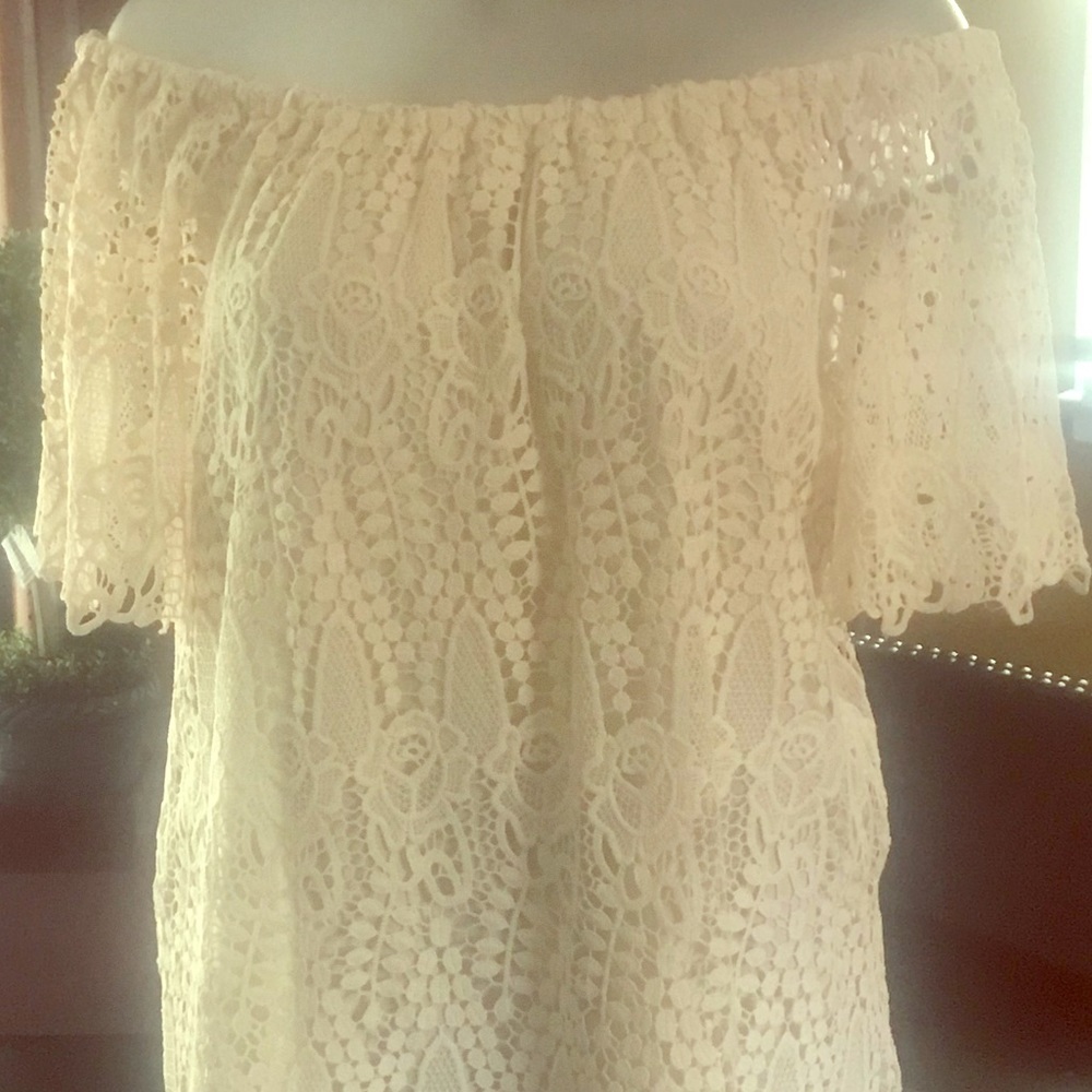Diva cream off the shoulder lace shirt
